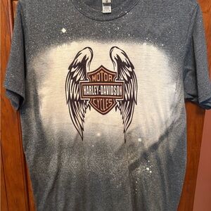 Gildan Gray Short Sleeve Tee with Distressed Wing Graphic